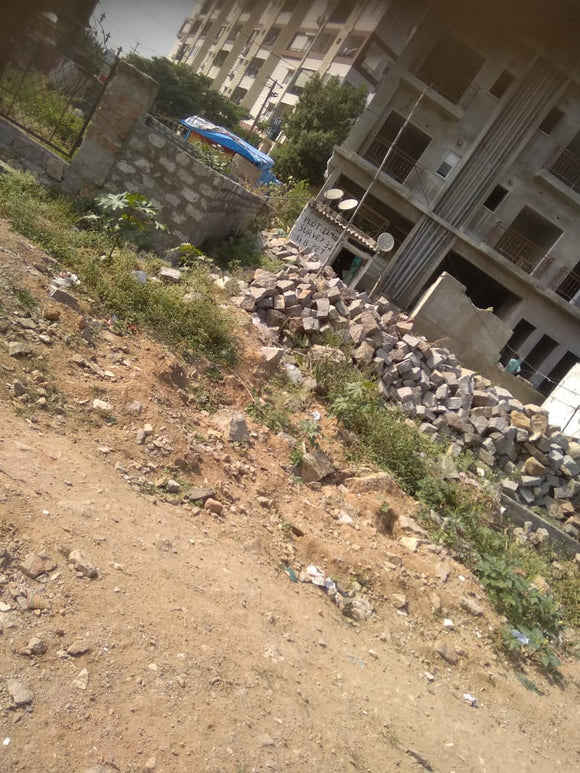 240 sq yards East Facing plot available in Madhapur Surrounded by Constructions